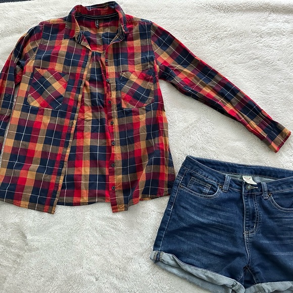 Shorts bundle and a shirt, various types. Sizes S - Picture 5 of 5